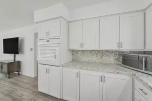 1823 Cherry Bend Dr, Houston, TX 77077 - Photo 14