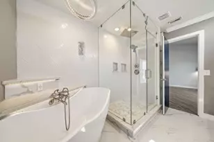 913 Saulnier St, Houston, TX 77019 - Photo 20
