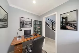 913 Saulnier St, Houston, TX 77019 - Photo 8