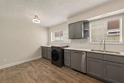7714 Renwick Drive #M68, Houston, TX 77081 - Photo 14