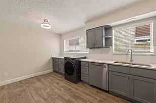 7714 Renwick Dr, Houston, TX 77081 - Photo 14