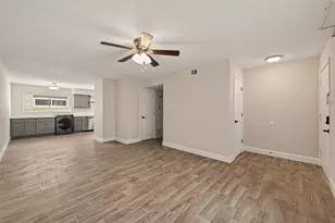 7714 Renwick Dr, Houston, TX 77081 - Photo 6
