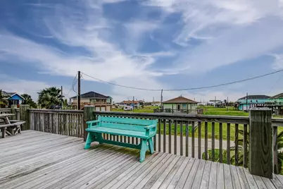 935 W Westview, Crystal Beach, TX 77650 - Photo 12