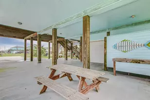 935 W Westview, Crystal Beach, TX 77650 - Photo 8