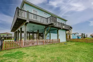 935 W Westview, Crystal Beach, TX 77650 - Photo 10