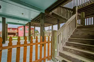 935 W Westview, Crystal Beach, TX 77650 - Photo 12