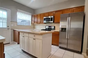 1365 El Camino Village Dr, Houston, TX 77058 - Photo 10