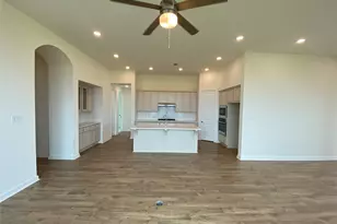 12226 Hyland Ln, Mont Belvieu, TX 77523 - Photo 4