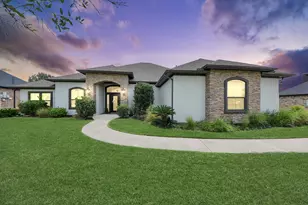 11726 W Grand Pond Dr, Montgomery, TX 77356 - Photo 2