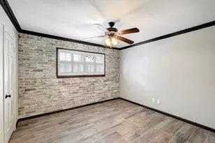 10727 Piping Rock Ln, Houston, TX 77042 - Photo 16