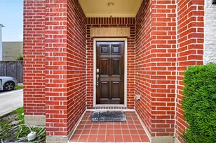 3718 Main Aspen Dr, Houston, TX 77025 - Photo 2