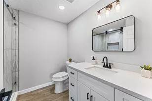 409 Midway Dr, Baytown, TX 77521 - Photo 12