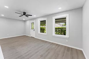 409 Midway Dr, Baytown, TX 77521 - Photo 6