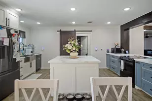 138 N Lake Dr, Winnie, TX 77665 - Photo 12