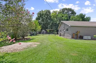 138 N Lake Dr, Winnie, TX 77665 - Photo 40