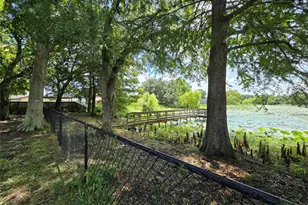 138 N Lake Dr, Winnie, TX 77665 - Photo 42