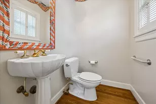 2416 Addison Rd, Houston, TX 77030 - Photo 16