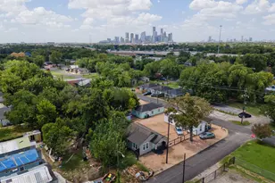 2710 Brewster St, Houston, TX 77026 - Photo 20
