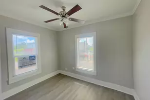 2710 Brewster St, Houston, TX 77026 - Photo 8