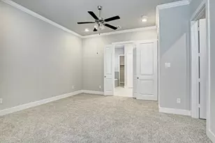 5802 E Post Oak Ln, Houston, TX 77055 - Photo 10