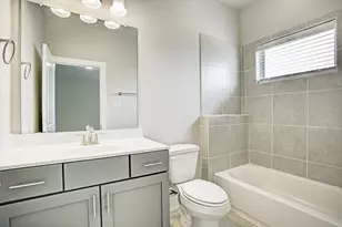 5802 E Post Oak Ln, Houston, TX 77055 - Photo 12