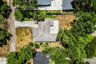 13185 Crest Dr, Willis, TX 77318 - Photo 8