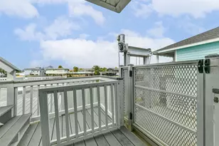 16542 E Bayside Way, Galveston, TX 77554 - Photo 4