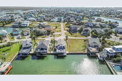 16542 E Bayside Way, Galveston, TX 77554 - Photo 2
