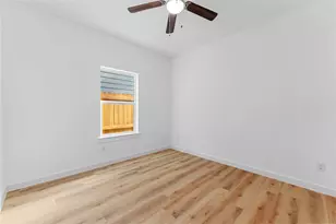 9326 Firnat St, Houston, TX 77016 - Photo 8