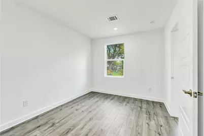 110 Harris Court, Houston, TX 77009 - Photo 24