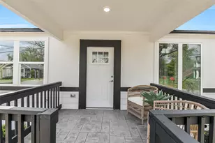 110 Harris Ct, Houston, TX 77009 - Photo 2