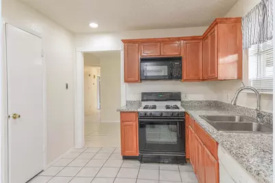 10927 Spanish Grant Drive, Sugar Land, TX 77498 - Photo 6