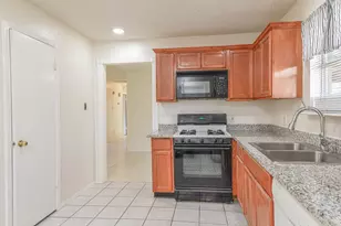 10927 Spanish Grant Dr, Sugar Land, TX 77498 - Photo 6