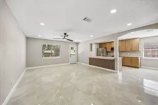 11027 Sagehill Dr, Houston, TX 77089 - Photo 8