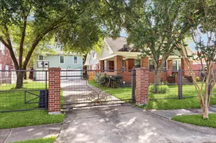2302 Wentworth St, Houston, TX 77004 - Photo 2