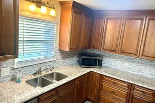 794 Marlin St, Bayou Vista, TX 77563 - Photo 6