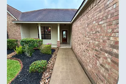 1448 S Bluebonnet Lane, Angleton, TX 77515 - Photo 2
