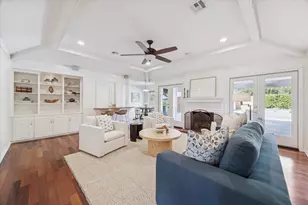 7902 Windswept Ln, Houston, TX 77063 - Photo 6