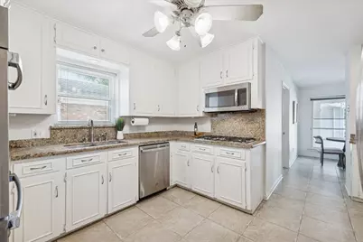 7902 Windswept Lane, Houston, TX 77063 - Photo 14