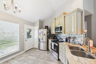 8403 Lazy Brook Ln, La Porte, TX 77571 - Photo 14