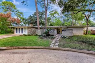 1726 Peer Dr, Houston, TX 77043 - Photo 1