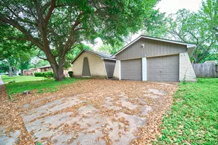 923 Kenforest Dr, Missouri City, TX 77489 - Photo 1