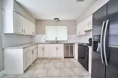 923 Kenforest Drive, Missouri City, TX 77489 - Photo 8
