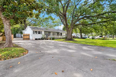 1303 Lake Road, La Marque, TX 77568 - Photo 1