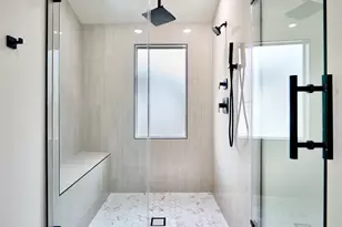 8803 Hollywood Garden Ln, Houston, TX 77080 - Photo 16