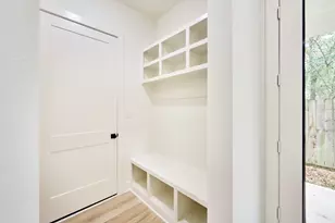 8803 Hollywood Garden Ln, Houston, TX 77080 - Photo 10