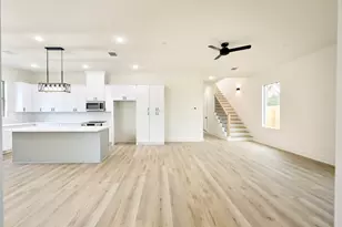 8803 Hollywood Garden Ln, Houston, TX 77080 - Photo 4