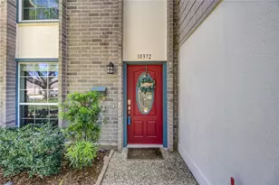 10372 Briar Forest Dr, Houston, TX 77042 - Photo 2