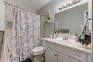 10372 Briar Forest Dr, Houston, TX 77042 - Photo 14