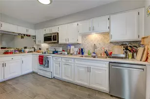 10372 Briar Forest Dr, Houston, TX 77042 - Photo 12